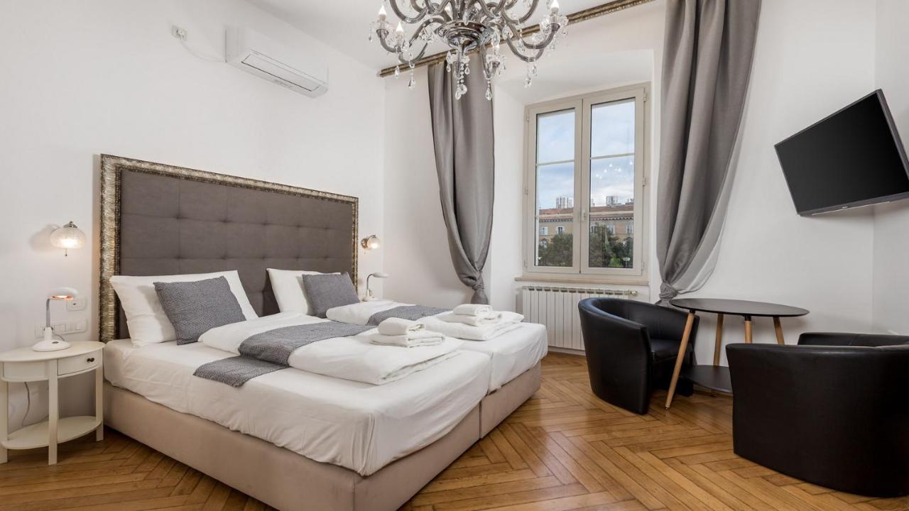 Apartments Art Teatro غييكا المظهر الخارجي الصورة