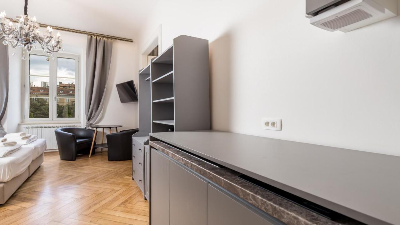 Apartments Art Teatro غييكا المظهر الخارجي الصورة