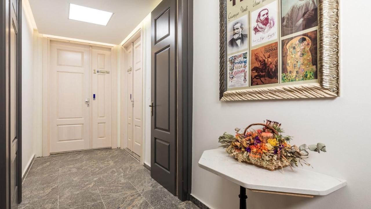 Apartments Art Teatro غييكا المظهر الخارجي الصورة